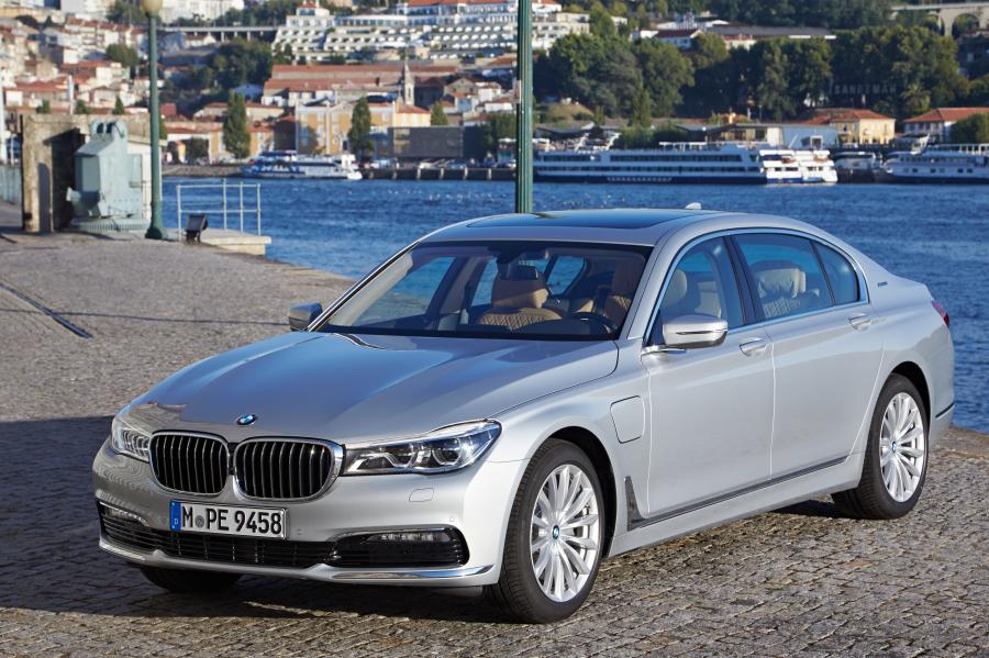  BMW 740Le xDrive (G12) 2015 года  (WW) (фото 7 из 41)